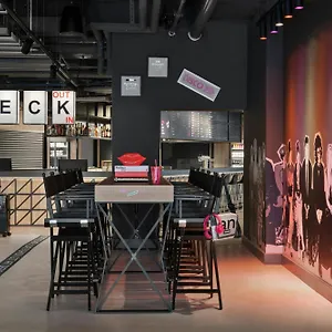 Hotel Moxy, Dusseldorf